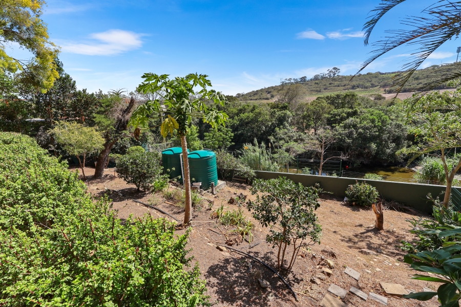 4 Bedroom Property for Sale in Beacon Bay Eastern Cape